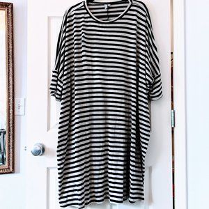 Navy & cream striped batwing mini dress